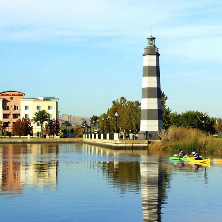 Hampton Inn & Suites Suisun City Waterfront Bagian luar foto