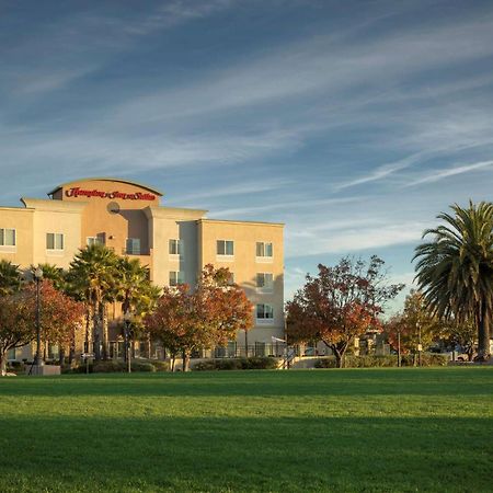 Hampton Inn & Suites Suisun City Waterfront Bagian luar foto