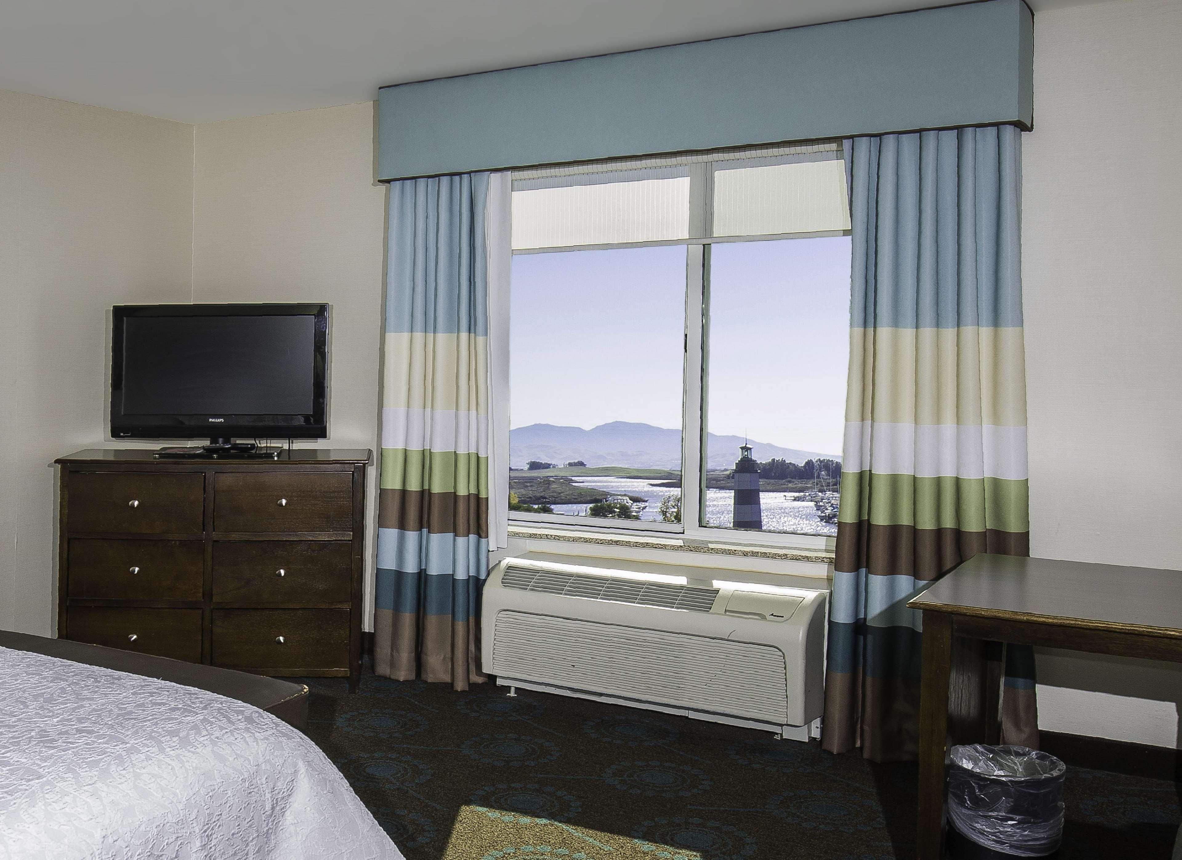 Hampton Inn & Suites Suisun City Waterfront Bagian luar foto