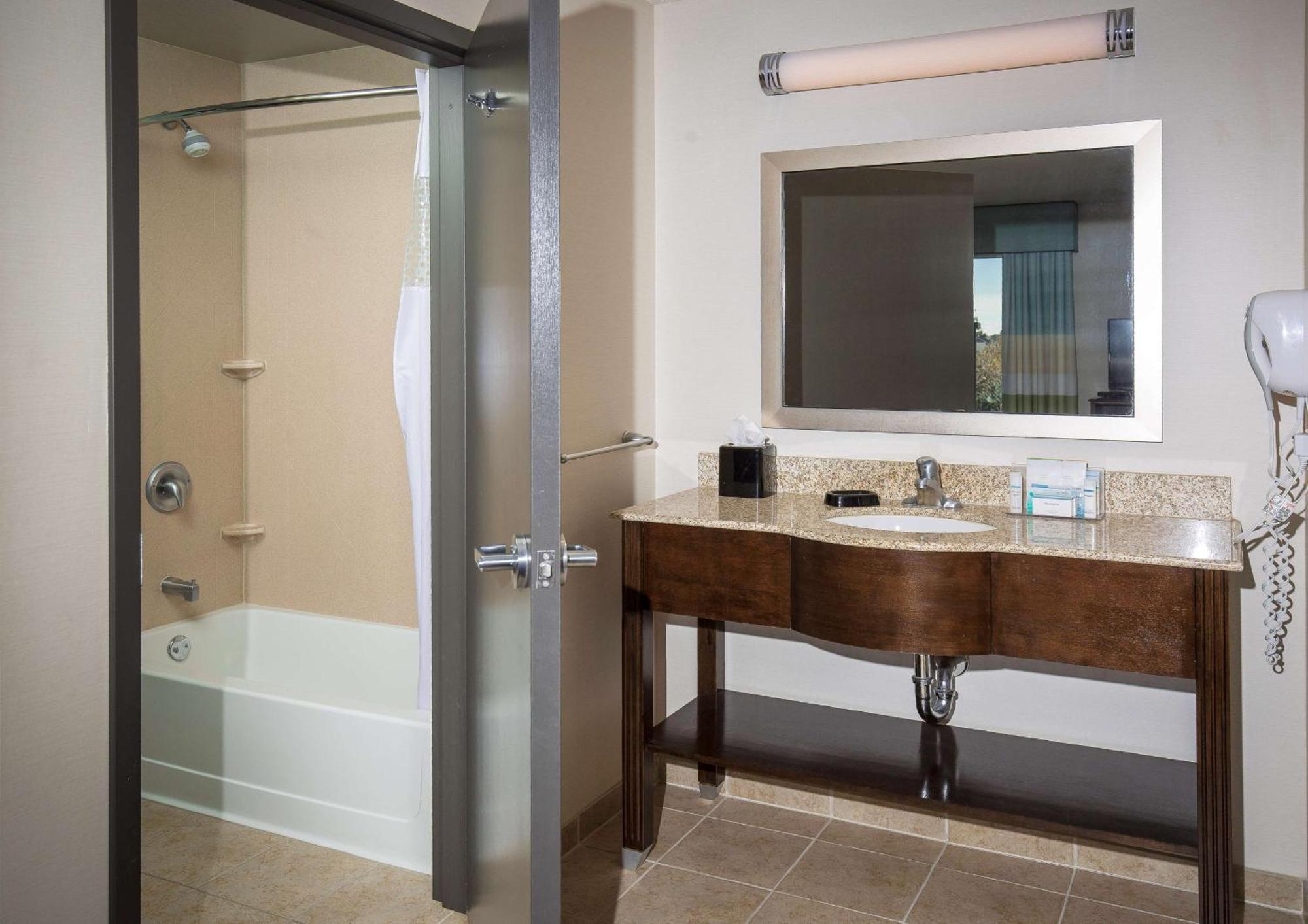 Hampton Inn & Suites Suisun City Waterfront Bagian luar foto